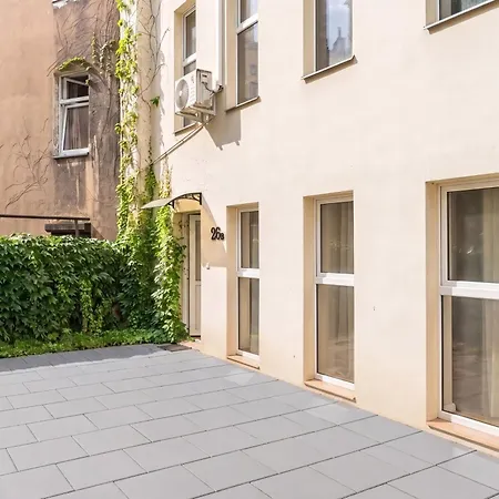Comfortable In The Centre Of Close To The Mtp By Renters Poznan